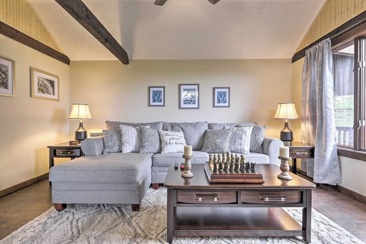 Private Guest House w / Deck + Spectacular Views!