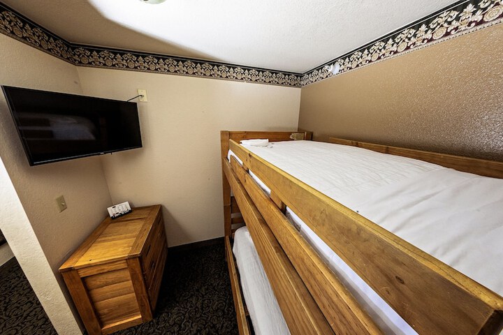 Room 18 of 38