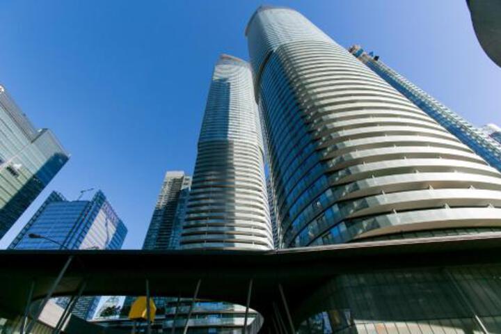 Royal Stays Furnished Apartments Entertainement District