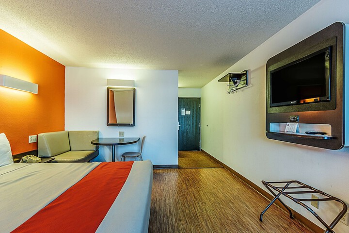 Room 21 of 42