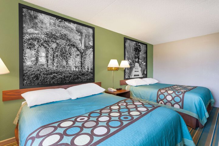 Room 8 of 13