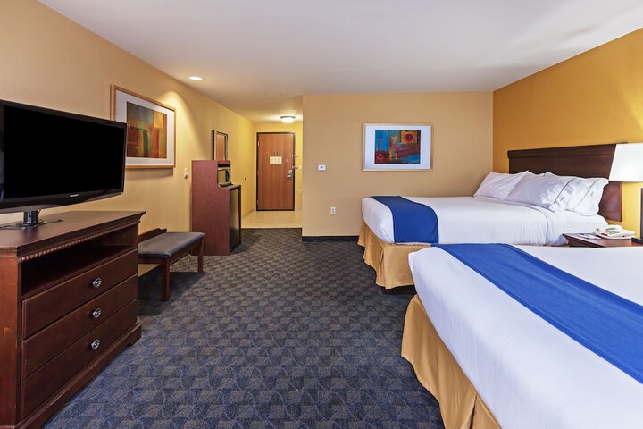 Room 13 of 40