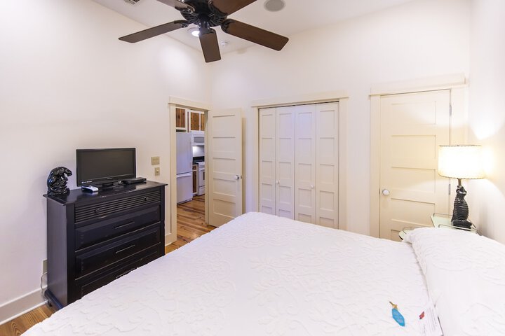 Room 32 of 169