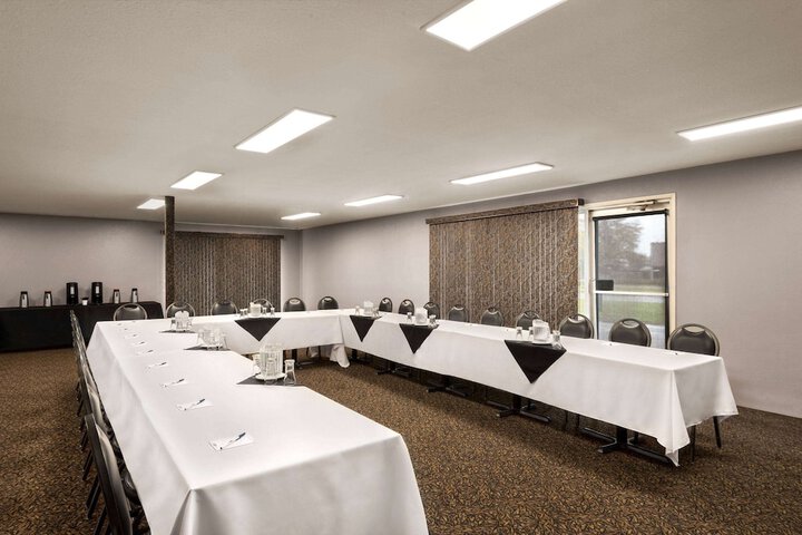 Travelodge by Wyndham Brandon