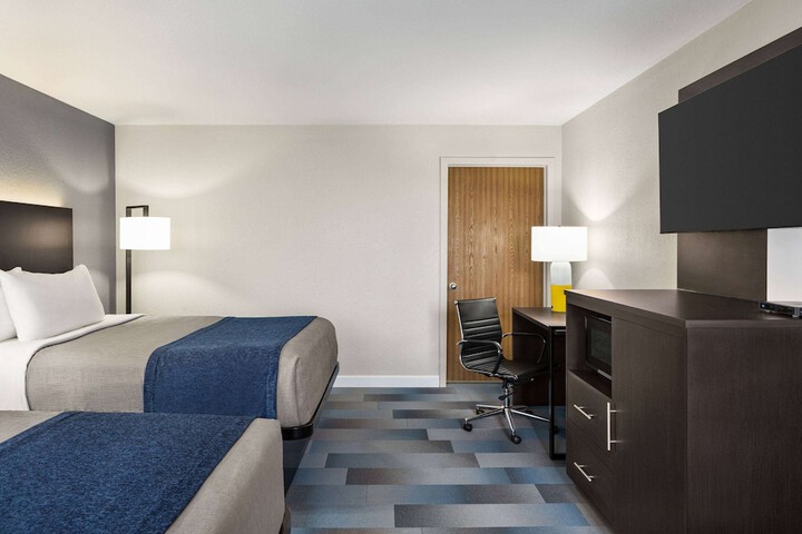 Room 36 of 49