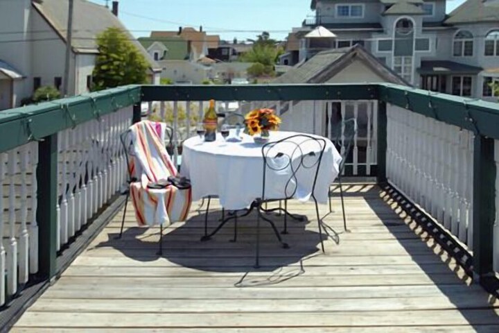 Island Guest House B & B