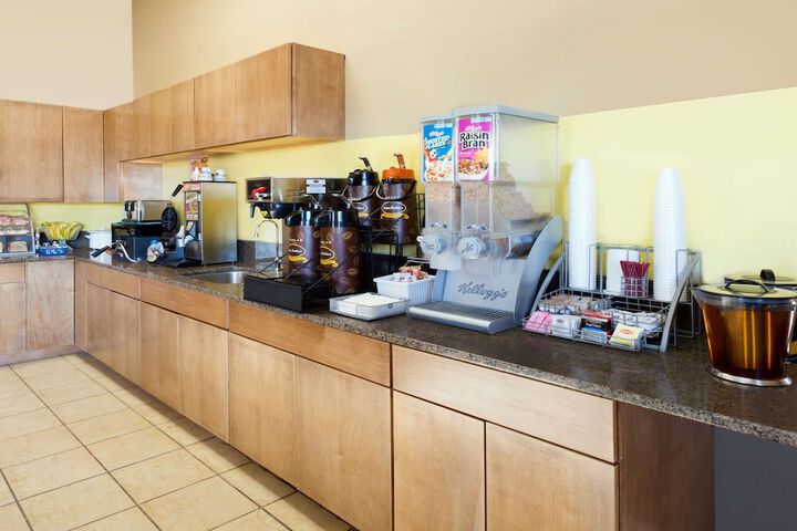 Breakfast/Coffee Service 15 of 16