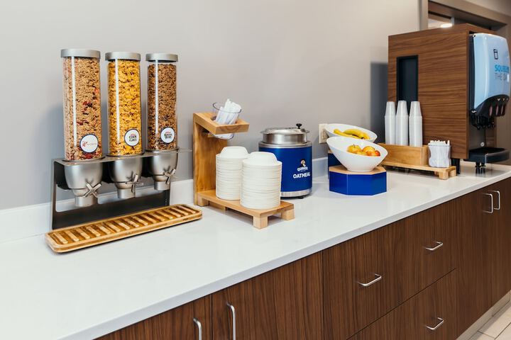 Breakfast/Coffee Service 23 of 28