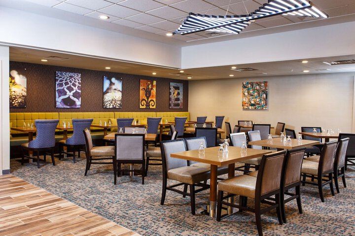Dining 48 of 63