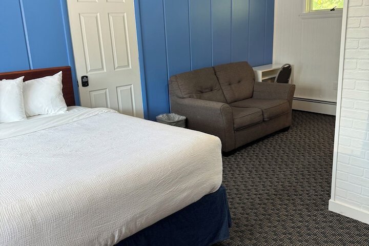 Room 32 of 55