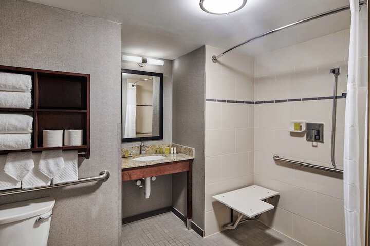 Room 21 of 42