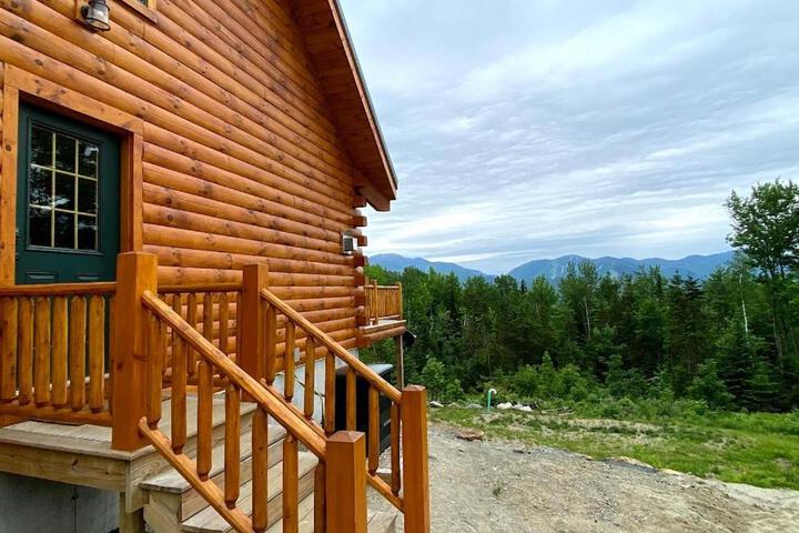 UV Log home with direct Cannon Mountain views Minutes to attractions Fireplace Pool Table AC