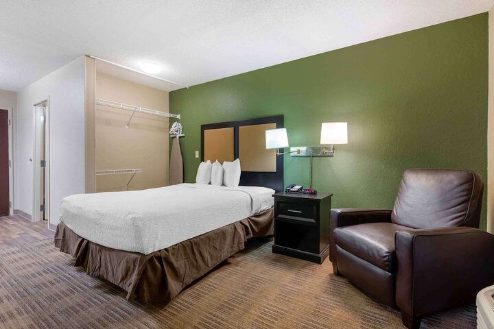 Room 16 of 31