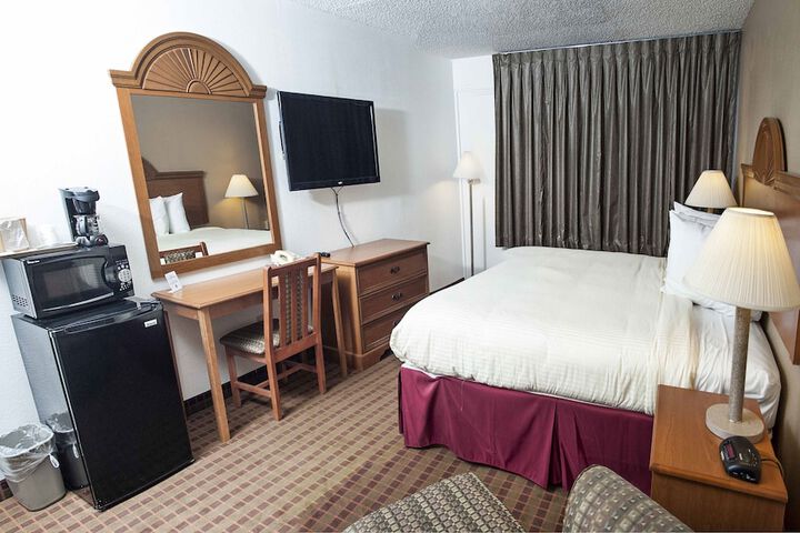 Express Inn & Suites