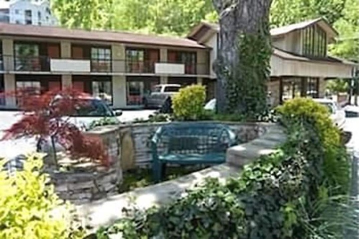 Hotel Exterior 46 of 50
