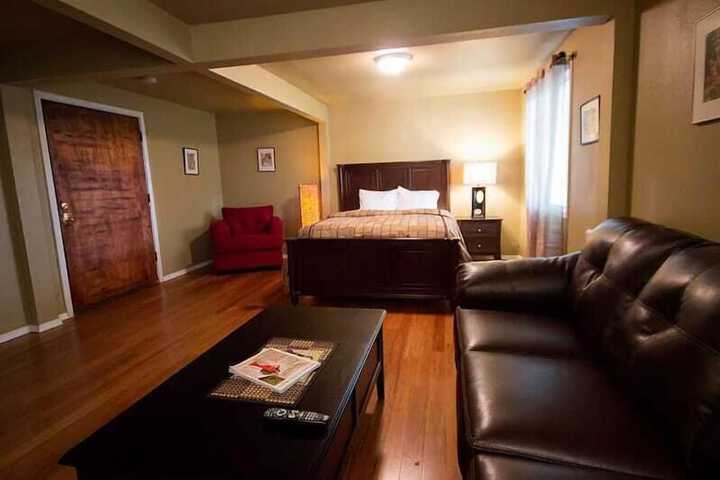 Room 8 of 43