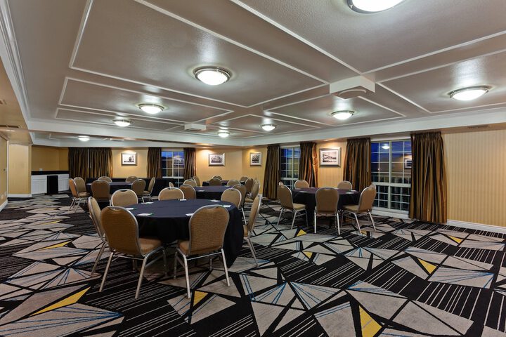 Holiday Inn Hotel & Suites San Mateo-San Francisco SFO by IHG