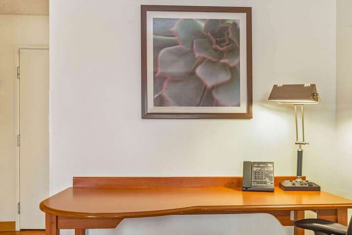 Room 28 of 33