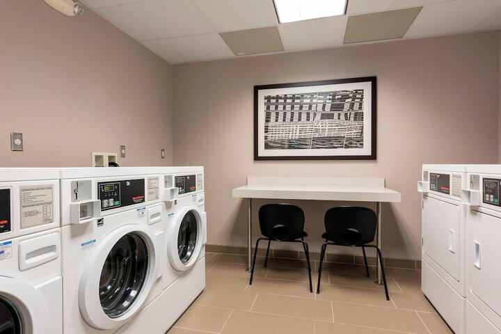 Residence Inn Akron South / Green