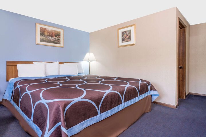 Room 13 of 15