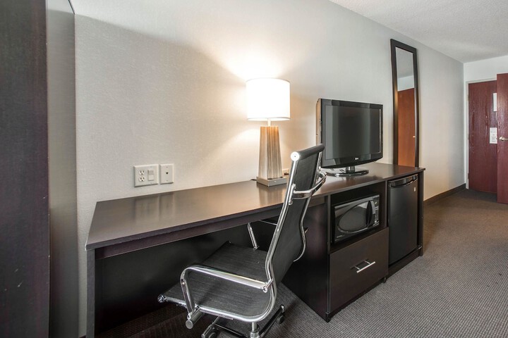 Room 16 of 38