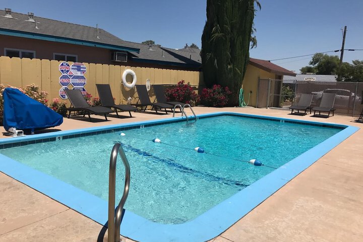 Pool 13 of 36