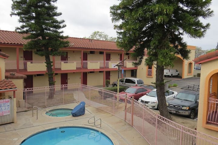 Pool 15 of 58