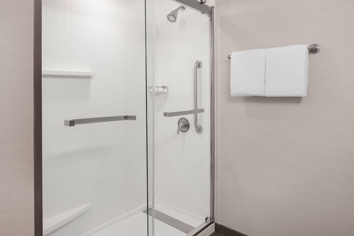 Courtyard by Marriott Portland Airport