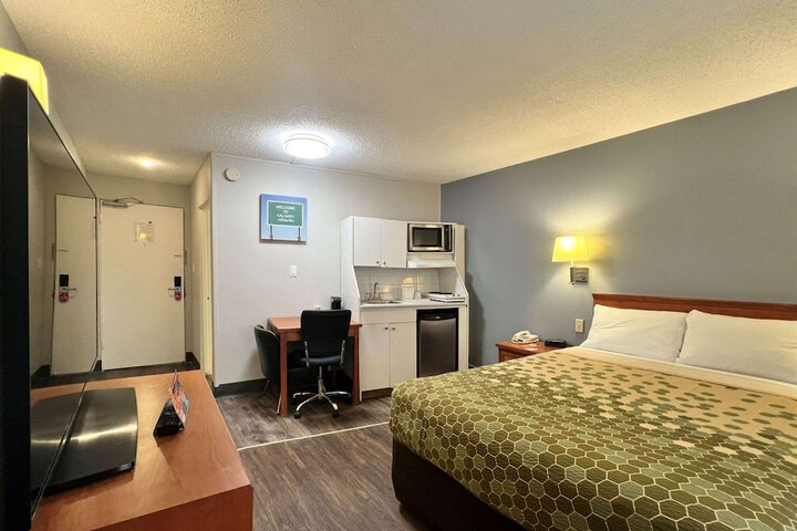 Room 48 of 61