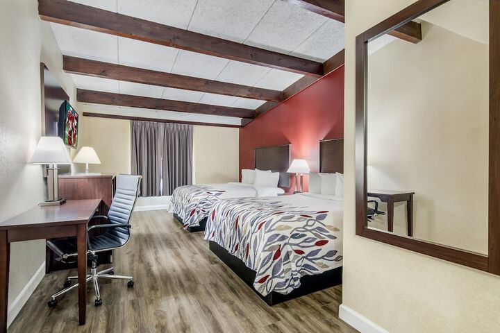 Room 16 of 32