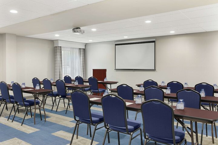 Hampton Inn Atlanta - Newnan