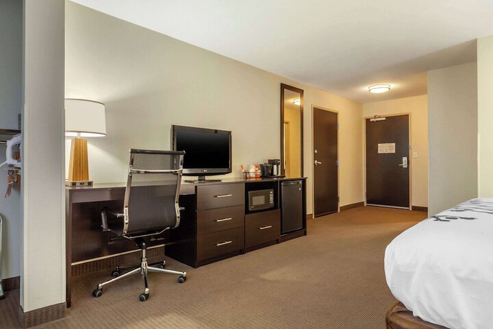 Room 26 of 47