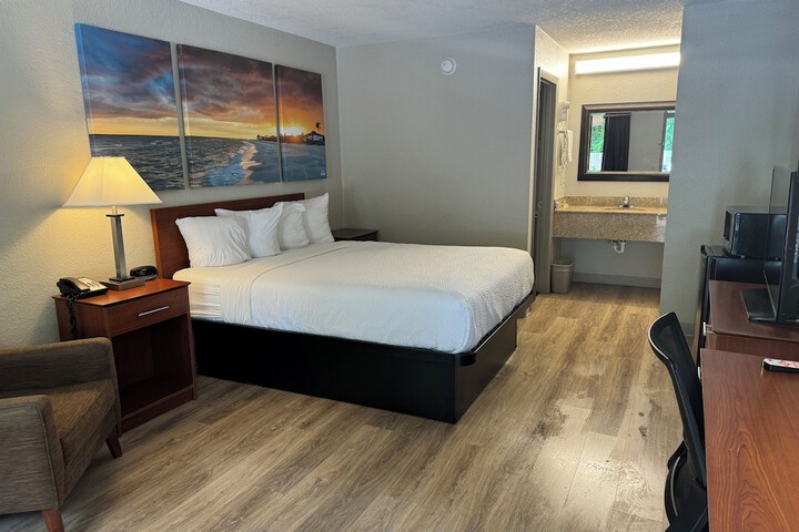 Room 14 of 30