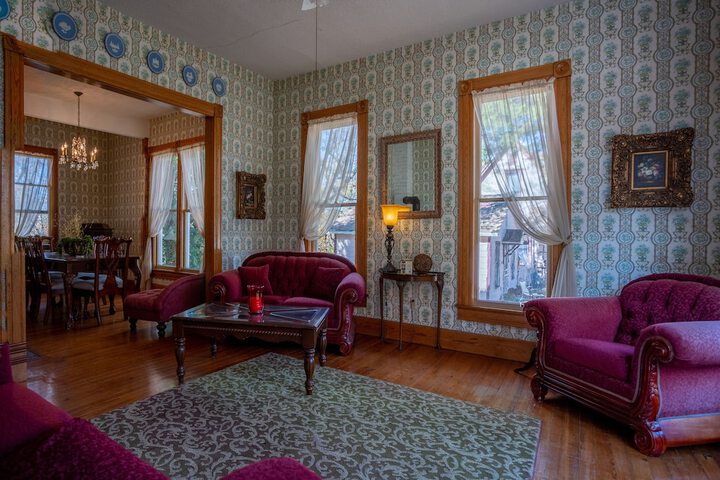 Lounge 171 of 242
