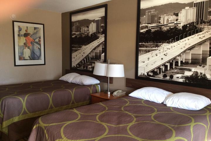 Super 8 by Wyndham Chattanooga / East Ridge
