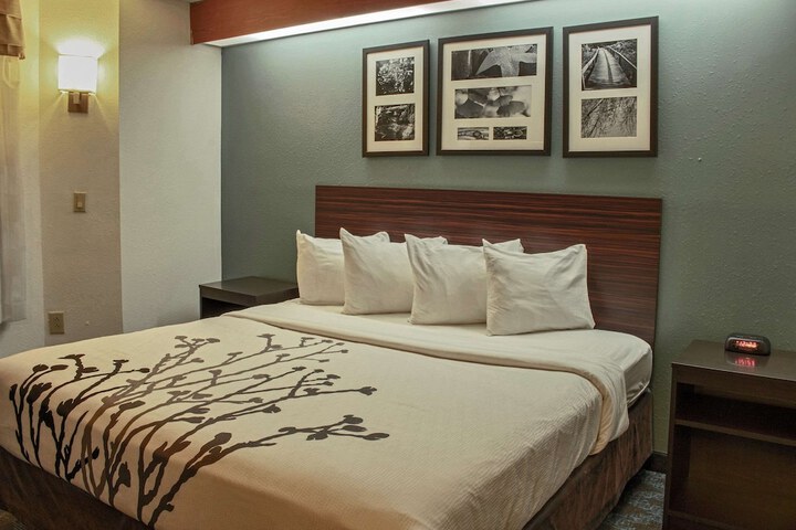 Room 16 of 42