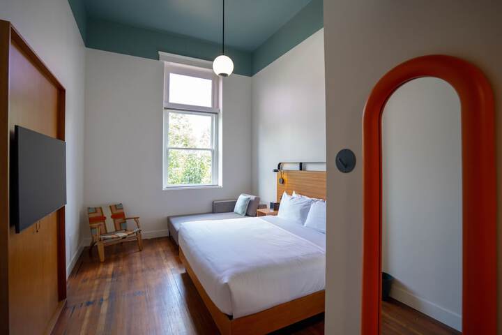 Room 45 of 115