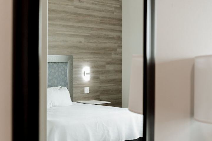 Room 92 of 174