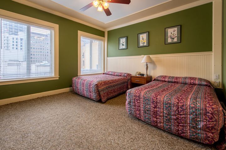 Room 34 of 41