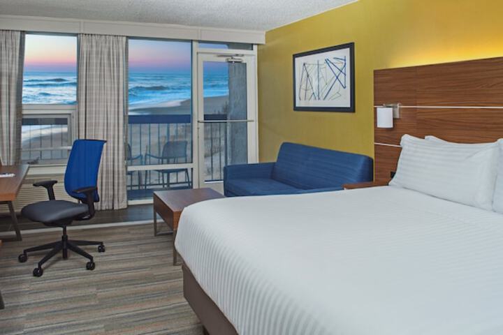 Holiday Inn Express Nags Head Oceanfront by IHG