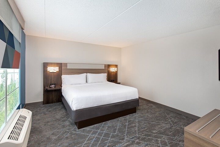 Room 27 of 60