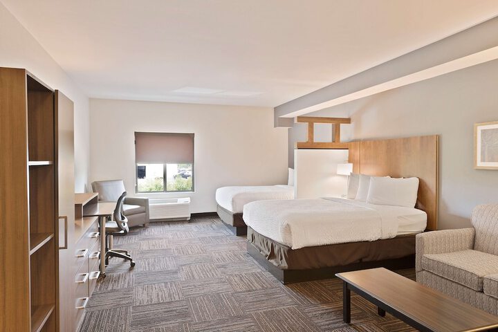 Room 46 of 76