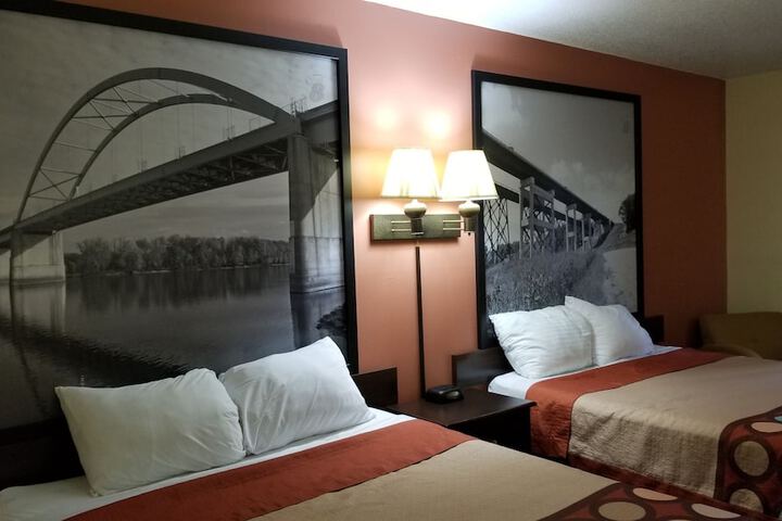 Room 7 of 20