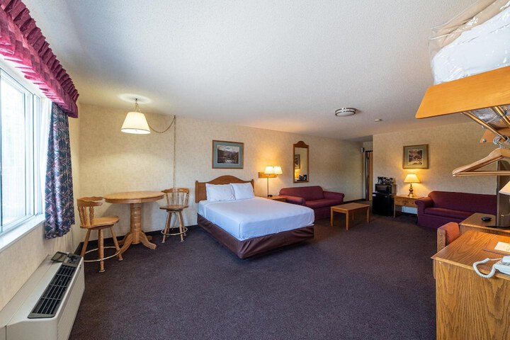 Room 13 of 32