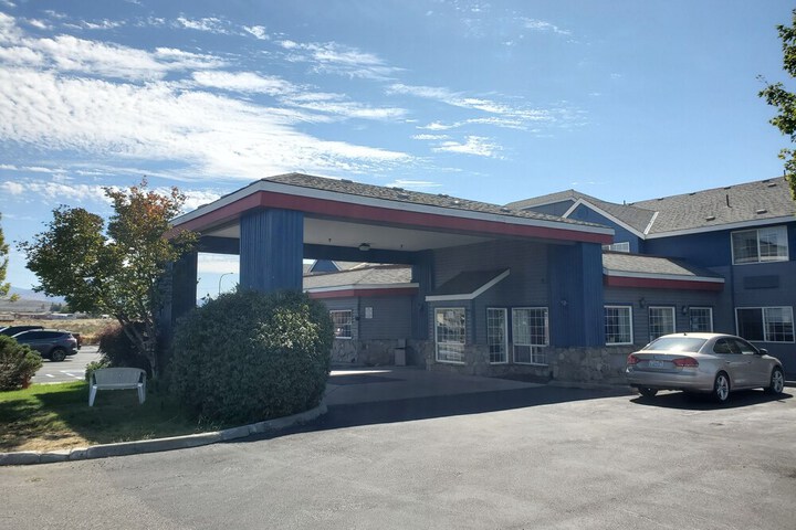 Omak Inn