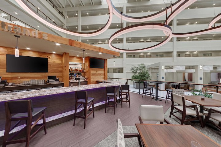 Embassy Suites by Hilton Milwaukee Brookfield