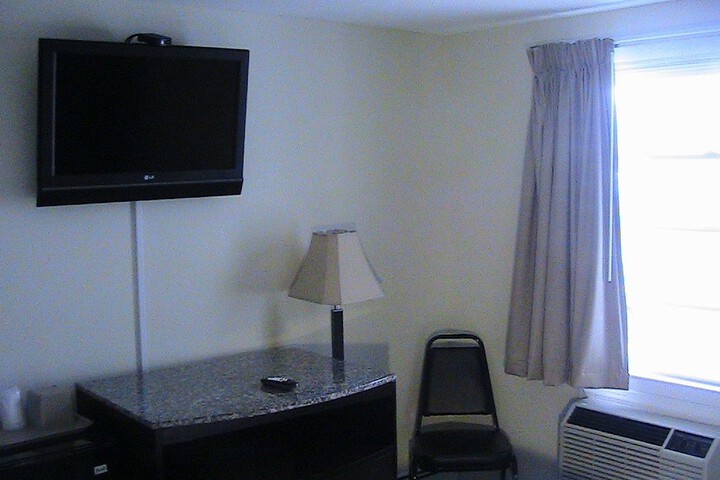 Room 27 of 35