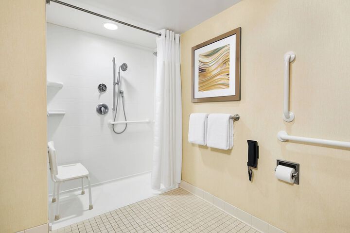 Courtyard by Marriott Newark Downtown