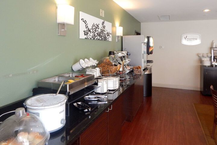 Breakfast/Coffee Service 39 of 46