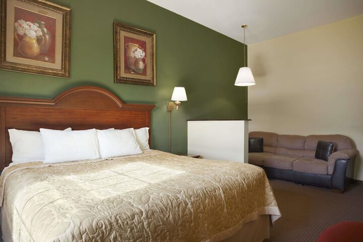 Room 16 of 46